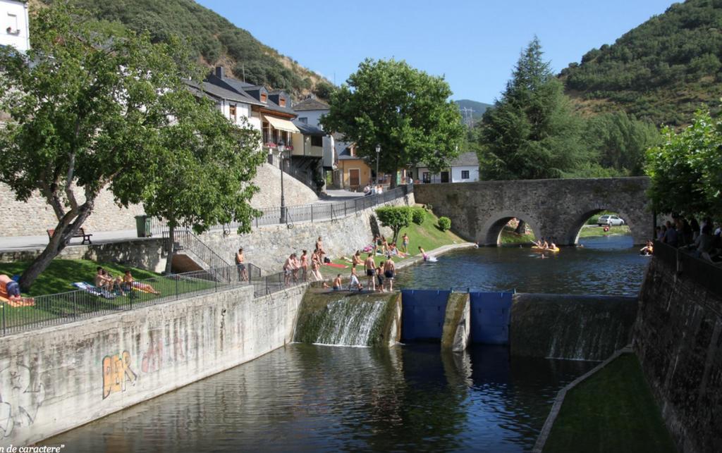 La Casa Del Reloj ξενώνας Molinaseca Εξωτερικό φωτογραφία